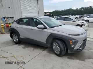 2025 Hyundai Kona SE с VIN KM8HA3AB8SU196911, выставлен на аукционе Copart как лот 66020125 с пробегом 22 503 миль миль и Списание • Salvage title. История ставок и продаж доступна на DreamBid. Изображение 4.
