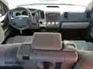 2012 Toyota Tundra z VIN 5TFRU5F16CX026400, wystawiony jako Copart lot #45609695 z przebiegiem 200 612 mil mil oraz Szkoda całkowita • Salvage title. Historia ofert i sprzedaży dostępna na DreamBid. Obrazek 8.