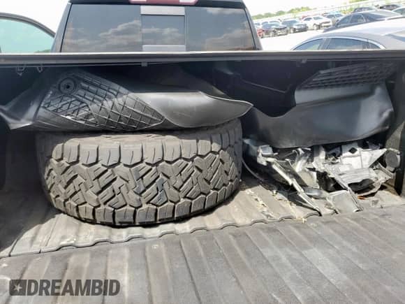 2020 Chevrolet Silverado 1500 LT с VIN 3GCUYDET6LG269687, выставлен на аукционе Copart как лот 63037315 с пробегом 107 202 миль миль и Списание • Salvage title. История ставок и продаж доступна на DreamBid. Изображение 12.