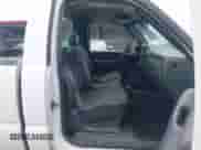 2002 GMC Sierra 1500 SLE z VIN 1GTEK14T12Z313681, wystawiony jako IAAI lot #43052983 z przebiegiem Nie podano mil oraz . Historia ofert i sprzedaży dostępna na DreamBid. Obrazek 5.