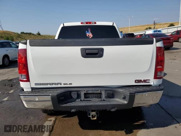 2013 GMC Sierra 1500 SLE z VIN 3GTP2VE78DG310913, wystawiony jako Copart lot #66370375 z przebiegiem 220 312 mil mil oraz Czysty tytuł • Clean title. Historia ofert i sprzedaży dostępna na DreamBid. Obrazek 6.
