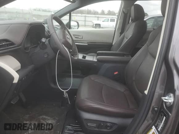 2022 Toyota Sienna Platinum с VIN 5TDERKEC3NS135567, выставлен на аукционе Copart как лот 43991625 с пробегом 33 711 миль миль и Списание • Salvage title. История ставок и продаж доступна на DreamBid. Изображение 7.