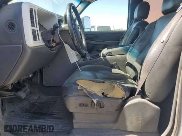 2006 Chevrolet Silverado 1500 LT3 z VIN 1GCEK19Z66Z219640, wystawiony jako Copart lot #66144155 z przebiegiem Nie podano mil oraz Szkoda całkowita • Salvage title. Historia ofert i sprzedaży dostępna na DreamBid. Obrazek 7.