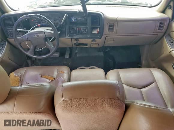 2006 Chevrolet Silverado 1500 Work Truck with VIN 1GCEC19V76Z218961, listed as a Copart auction lot 69675965 with 299,768 mi miles and Salvage title. Bid and sale history available at DreamBid. Image 8.