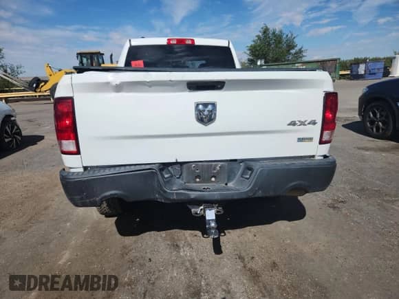 2016 Ram 1500 Tradesman z VIN 1C6RR7FG1GS383740, wystawiony jako Copart lot #70656985 z przebiegiem 104 439 mil mil oraz Szkoda całkowita • Salvage title. Historia ofert i sprzedaży dostępna na DreamBid. Obrazek 6.