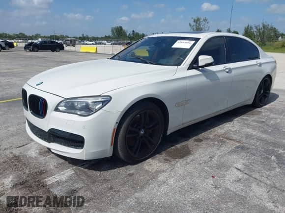 2013 BMW 7 Series 750Li xDrive с VIN WBAYF8C55DD140919, выставлен на аукционе IAAI как лот 42848896 с пробегом 107 276 миль миль и . История ставок и продаж доступна на DreamBid. Изображение 16.