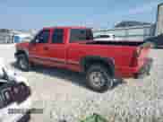 2000 Chevrolet Silverado 2500 LS z VIN 1GCGK29U0YE126125, wystawiony jako Copart lot #62456575 z przebiegiem 202 096 mil mil oraz Szkoda całkowita • Salvage title. Historia ofert i sprzedaży dostępna na DreamBid. Obrazek 2.