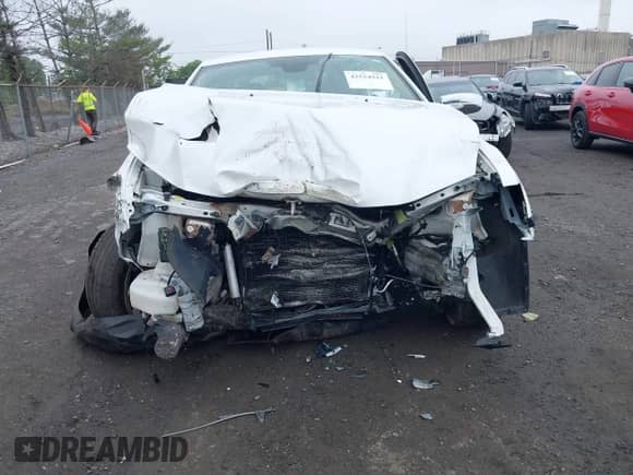 2011 Chrysler 300 C с VIN 2C3CA6CT5BH573675, выставлен на аукционе IAAI как лот 42524521 с пробегом Не указан миль и . История ставок и продаж доступна на DreamBid. Изображение 6.