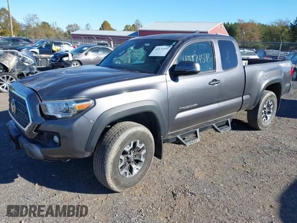 2018 Toyota Tacoma SR5 with VIN 5TFSZ5AN8JX150047, listed as a IAAI auction lot 43474593 with 38,427 mi miles and . Bid and sale history available at DreamBid. Image 22.