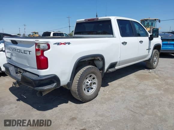 2020 Chevrolet Silverado 2500HD Work Truck z VIN 1GC1YLEY7LF237809, wystawiony jako IAAI lot #42468327 z przebiegiem 117 826 mil mil oraz . Historia ofert i sprzedaży dostępna na DreamBid. Obrazek 4.