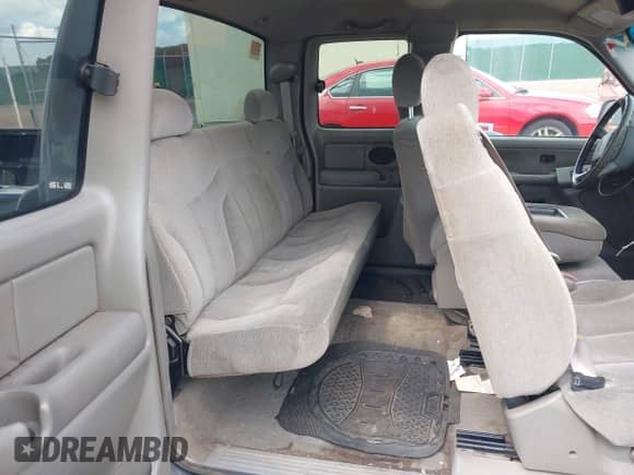 2000 GMC Sierra 1500 SLE z VIN 1GTEK19T8YZ313906, wystawiony jako IAAI lot #42383243 z przebiegiem 134 150 mil mil oraz . Historia ofert i sprzedaży dostępna na DreamBid. Obrazek 8.