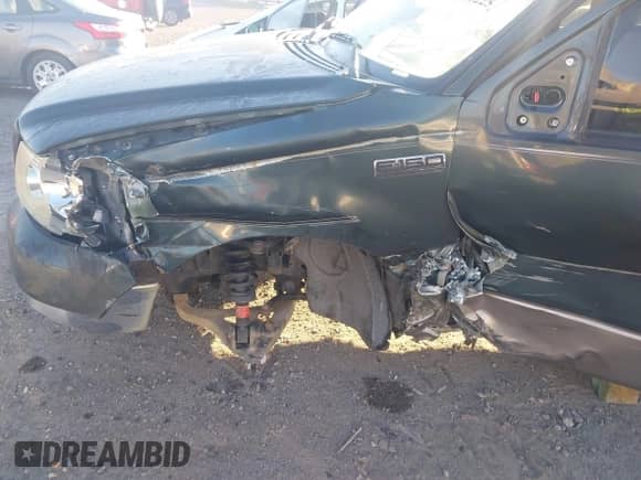 2006 Ford F-150 XLT z VIN 1FTPW12V96FB07940, wystawiony jako IAAI lot #43500225 z przebiegiem 203 407 mil mil oraz . Historia ofert i sprzedaży dostępna na DreamBid. Obrazek 6.