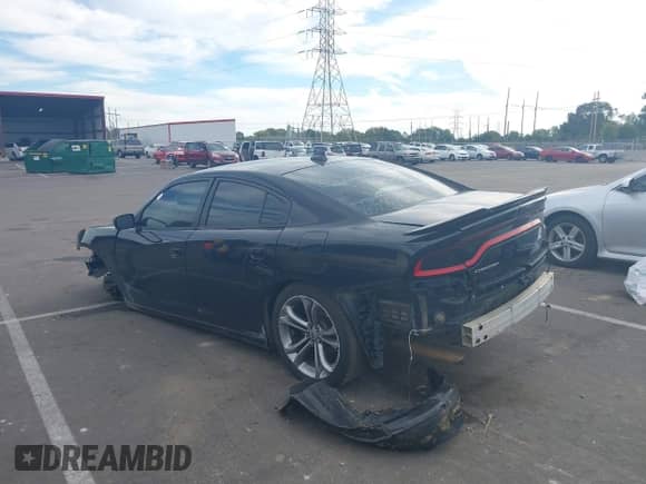 2018 Dodge Charger SXT Plus z VIN 2C3CDXHG9JH134079, wystawiony jako IAAI lot #43480493 z przebiegiem 143 133 mil mil oraz . Historia ofert i sprzedaży dostępna na DreamBid. Obrazek 13.