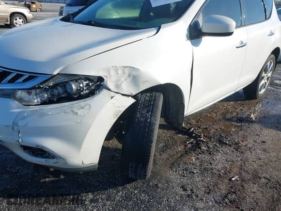 2014 Nissan Murano SL z VIN JN8AZ1MU6EW406712, wystawiony jako IAAI lot #41248115 z przebiegiem 226 578 mil mil oraz . Historia ofert i sprzedaży dostępna na DreamBid. Obrazek 6.