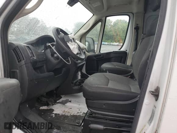 2017 Ram ProMaster Cargo z VIN 3C6TRVDG7HE549230, wystawiony jako Copart lot #57784945 z przebiegiem Nie podano mil oraz Szkoda całkowita • Salvage title. Historia ofert i sprzedaży dostępna na DreamBid. Obrazek 7.