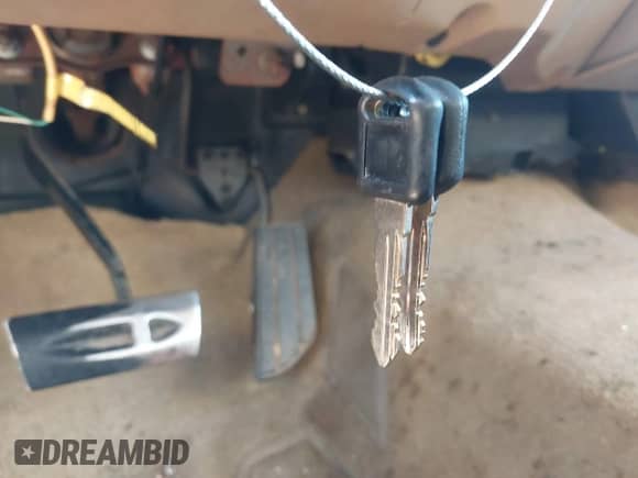 1995 GMC Sierra 1500 z VIN 2GTEC19K1S1587792, wystawiony jako IAAI lot #42213611 z przebiegiem 277 079 mil mil oraz . Historia ofert i sprzedaży dostępna na DreamBid. Obrazek 11.