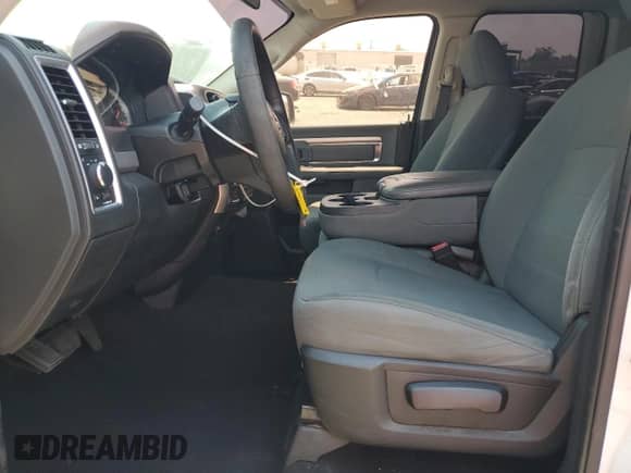 2017 Ram 1500 Big Horn z VIN 1C6RR7GGXHS792416, wystawiony jako Copart lot #67576465 z przebiegiem 63 127 mil mil oraz Szkoda całkowita • Salvage title. Historia ofert i sprzedaży dostępna na DreamBid. Obrazek 7.