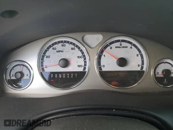 2005 Saturn Relay 3 with VIN 5GZDV23LX5D212066, listed as a Copart auction lot 58051305 with 128,234 mi miles and Salvage title. Bid and sale history available at DreamBid. Image 9.