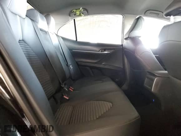 2023 Toyota Camry SE z VIN 4T1G11AK9PU774148, wystawiony jako Copart lot #80403455 z przebiegiem 34 354 mil mil oraz Szkoda całkowita • Salvage title. Historia ofert i sprzedaży dostępna na DreamBid. Obrazek 10.