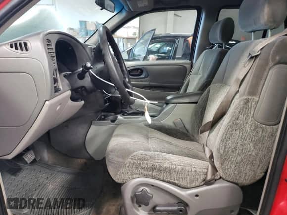 2002 Chevrolet TrailBlazer LS with VIN 1GNDT13S622158224, listed as a Copart auction lot 49047555 with 188,712 mi miles and Salvage title. Bid and sale history available at DreamBid. Image 7.