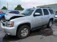 2014 Chevrolet Tahoe LT z VIN 1GNSKBE04ER199667, wystawiony jako Copart lot #65638255 z przebiegiem 142 620 mil mil oraz Szkoda całkowita • Salvage title. Historia ofert i sprzedaży dostępna na DreamBid. Obrazek 1.