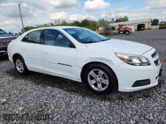 2013 Chevrolet Malibu LS с VIN 1G11B5SA1DF226979, выставлен на аукционе Copart как лот 81425975 с пробегом 149 729 миль миль и Списание • Salvage title. История ставок и продаж доступна на DreamBid. Изображение 4.