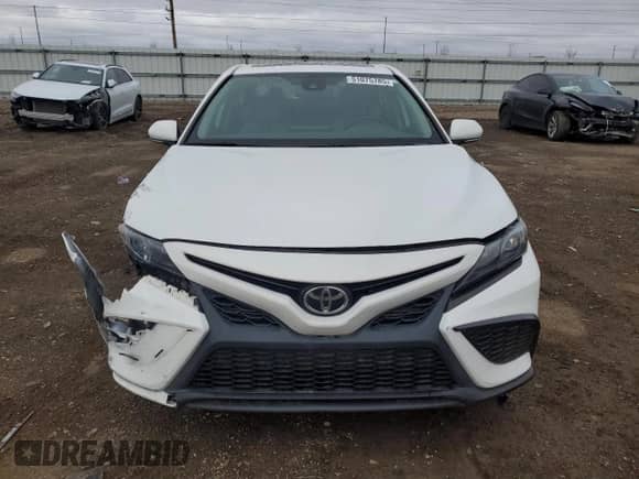 2021 Toyota Camry SE z VIN 4T1S11AK5MU561378, wystawiony jako Copart lot #51075785 z przebiegiem 80 781 mil mil oraz Szkoda całkowita • Salvage title. Historia ofert i sprzedaży dostępna na DreamBid. Obrazek 5.