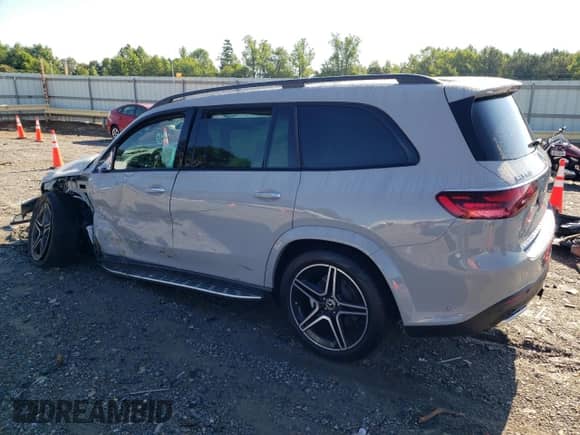 2025 Mercedes-Benz GLS 450 z VIN 4JGFF5KE8SB388466, wystawiony jako Copart lot #62907065 z przebiegiem 1 726 mil mil oraz Szkoda całkowita • Salvage title. Historia ofert i sprzedaży dostępna na DreamBid. Obrazek 2.