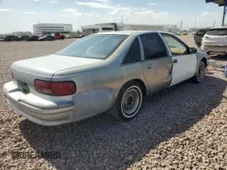 1994 Chevrolet Caprice с VIN 1G1BN52W9RR164390, выставлен на аукционе Copart как лот 60170224 с пробегом 243 356 миль миль и Списание • Salvage title. История ставок и продаж доступна на DreamBid. Изображение 3.
