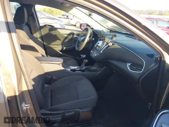 2020 Chevrolet Malibu LT with VIN 1G1ZD5ST9LF123497, listed as a IAAI auction lot 43262812 with 103,064 mi miles and . Bid and sale history available at DreamBid. Image 5.