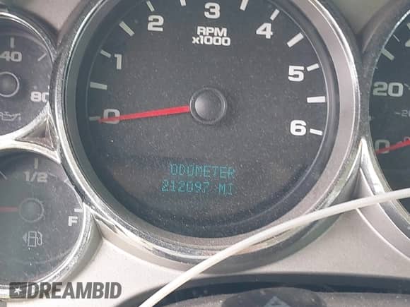 2007 GMC Sierra 1500 SLE1 z VIN 2GTEC13C671643993, wystawiony jako IAAI lot #41556101 z przebiegiem 212 097 mil mil oraz . Historia ofert i sprzedaży dostępna na DreamBid. Obrazek 15.