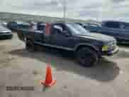 1996 Chevrolet S-10 LS с VIN 1GCCS19X9T8217176, выставлен на аукционе Copart как лот 80297605 с пробегом Не указан миль и Списание • Salvage title. История ставок и продаж доступна на DreamBid. Изображение 4.