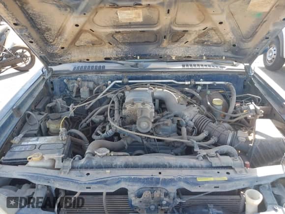 2001 Nissan Frontier SVE z VIN 1N6MD26Y11C368926, wystawiony jako IAAI lot #41054779 z przebiegiem 182 621 mil mil oraz . Historia ofert i sprzedaży dostępna na DreamBid. Obrazek 10.