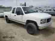 1997 GMC Sierra 1500 z VIN 2GTEC19R0V1553263, wystawiony jako Copart lot #52783805 z przebiegiem 230 959 mil mil oraz Szkoda całkowita • Salvage title. Historia ofert i sprzedaży dostępna na DreamBid. Obrazek 4.