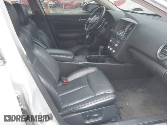 2014 Nissan Maxima S z VIN 1N4AA5AP3EC495087, wystawiony jako IAAI lot #43122516 z przebiegiem 122 886 mil mil oraz . Historia ofert i sprzedaży dostępna na DreamBid. Obrazek 5.