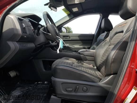 2024 Nissan Pathfinder Rock Creek с VIN 5N1DR3BD8RC202293, выставлен на аукционе Copart как лот 69551635 с пробегом 17 577 миль миль и Списание • Salvage title. История ставок и продаж доступна на DreamBid. Изображение 7.