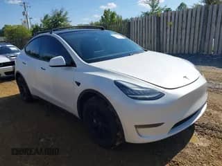 2020 Tesla Model Y Long Range с VIN 5YJYGDEE1LF010097, выставлен на аукционе IAAI как лот 43234672 с пробегом 92 483 миль миль и . История ставок и продаж доступна на DreamBid. Изображение 1.
