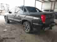 2005 Chevrolet Avalanche LS z VIN 3GNEK12Z35G187827, wystawiony jako IAAI lot #42026936 z przebiegiem 155 266 mil mil oraz . Historia ofert i sprzedaży dostępna na DreamBid. Obrazek 3.