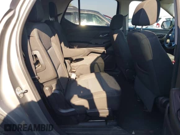 2018 Chevrolet Traverse LT Cloth z VIN 1GNERGKW3JJ209693, wystawiony jako IAAI lot #43443294 z przebiegiem 105 300 mil mil oraz . Historia ofert i sprzedaży dostępna na DreamBid. Obrazek 8.