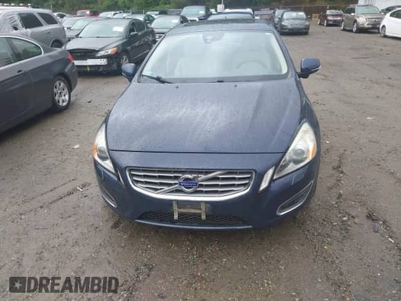 2012 Volvo S60 T6 с VIN YV1902FH5C2038827, выставлен на аукционе IAAI как лот 42860167 с пробегом 78 984 миль миль и . История ставок и продаж доступна на DreamBid. Изображение 12.