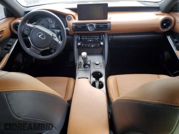 2024 Lexus IS 350 F Sport z VIN JTHBZ1B25R5076539, wystawiony jako Copart lot #64196115 z przebiegiem 18 590 mil mil oraz Szkoda całkowita • Salvage title. Historia ofert i sprzedaży dostępna na DreamBid. Obrazek 8.