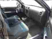 2011 Chevrolet Colorado 1LT z VIN 1GCHTCFE8B8105355, wystawiony jako IAAI lot #42298157 z przebiegiem 213 853 mil mil oraz . Historia ofert i sprzedaży dostępna na DreamBid. Obrazek 5.