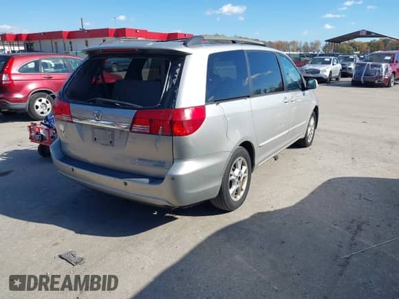2004 Toyota Sienna XLE z VIN 5TDZA22C44S119793, wystawiony jako IAAI lot #43595212 z przebiegiem 213 234 mil mil oraz . Historia ofert i sprzedaży dostępna na DreamBid. Obrazek 4.