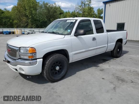 2004 GMC Sierra 1500 SLT z VIN 2GTEK19T841367242, wystawiony jako Copart lot #69794725 z przebiegiem 256 017 mil mil oraz Szkoda całkowita • Salvage title. Historia ofert i sprzedaży dostępna na DreamBid. Obrazek 1.