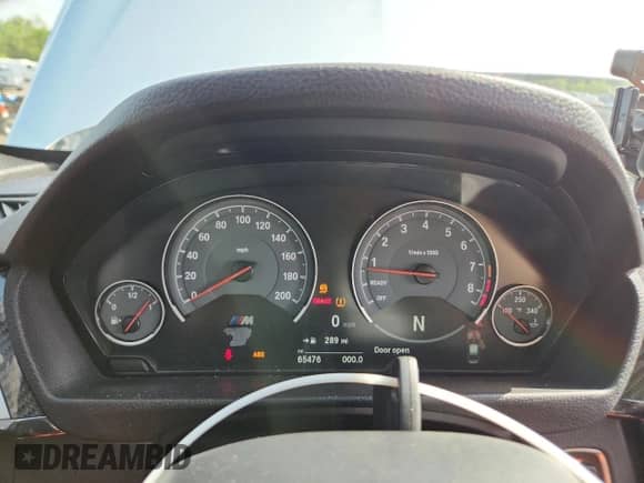 2016 BMW M3 с VIN WBS8M9C50G5E68001, выставлен на аукционе Copart как лот 68752225 с пробегом 65 476 миль миль и Списание • Salvage title. История ставок и продаж доступна на DreamBid. Изображение 9.