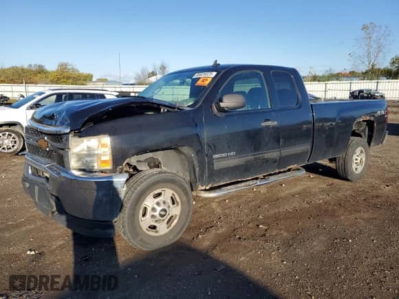 2011 Chevrolet Silverado 2500HD LT with VIN 1GC2KXCG1BZ371249, listed as a Copart auction lot 85826025 with 261,669 mi miles and Salvage title. Bid and sale history available at DreamBid. Image 1.
