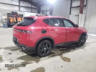 2024 Dodge Hornet R/T z VIN ZACPDFCW8R3A18671, wystawiony jako Copart lot #82039914 z przebiegiem 42 mil mil oraz Nie do naprawy • Non repairable. Historia ofert i sprzedaży dostępna na DreamBid. Obrazek 3.