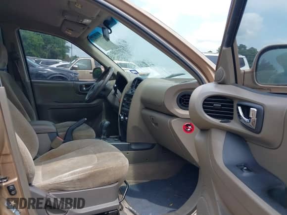 2003 Hyundai Santa Fe GLS с VIN KM8SC13D33U529780, выставлен на аукционе IAAI как лот 42113741 с пробегом 162 390 миль миль и . История ставок и продаж доступна на DreamBid. Изображение 5.