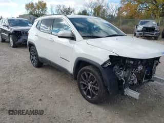 2018 Jeep Compass Latitude z VIN 3C4NJCBB5JT471584, wystawiony jako IAAI lot #43552023 z przebiegiem 96 606 mil mil oraz . Historia ofert i sprzedaży dostępna na DreamBid. Obrazek 1.