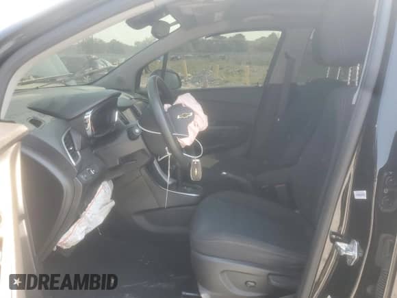 2020 Chevrolet Trax LS with VIN KL7CJNSB4LB086795, listed as a Copart auction lot 81228935 with 62,424 mi miles and Salvage title. Bid and sale history available at DreamBid. Image 7.